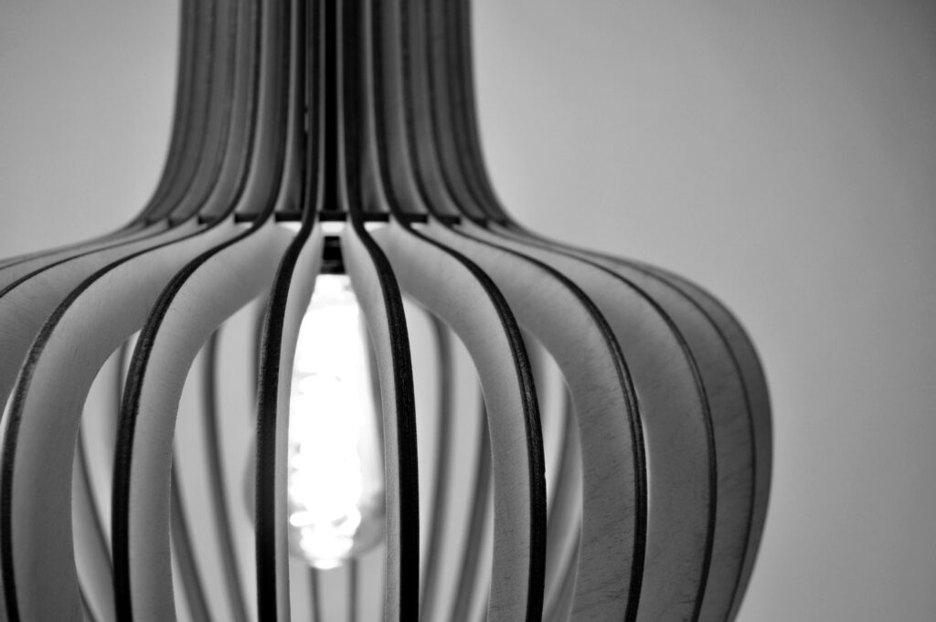 Bézier, notre suspension en bois configurable